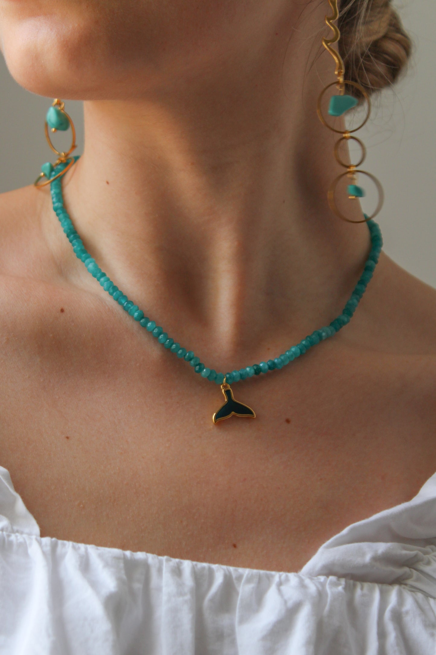 COLLAR cola de ballena